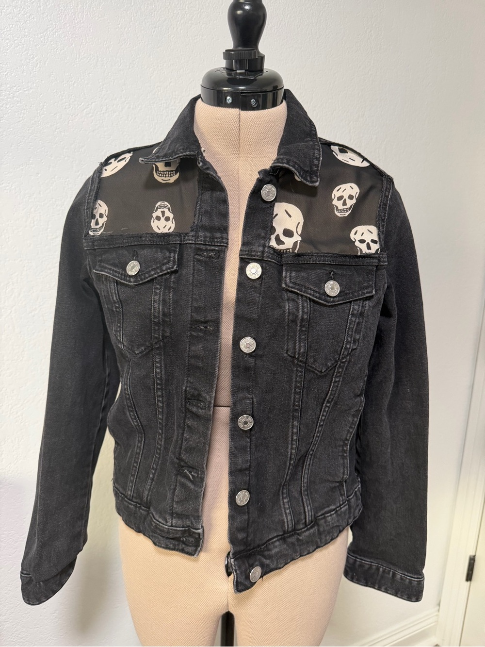 Black Skull-Accent Denim Jacket - Women